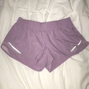 Lululemon Hotty Hot Shorts 2.5”